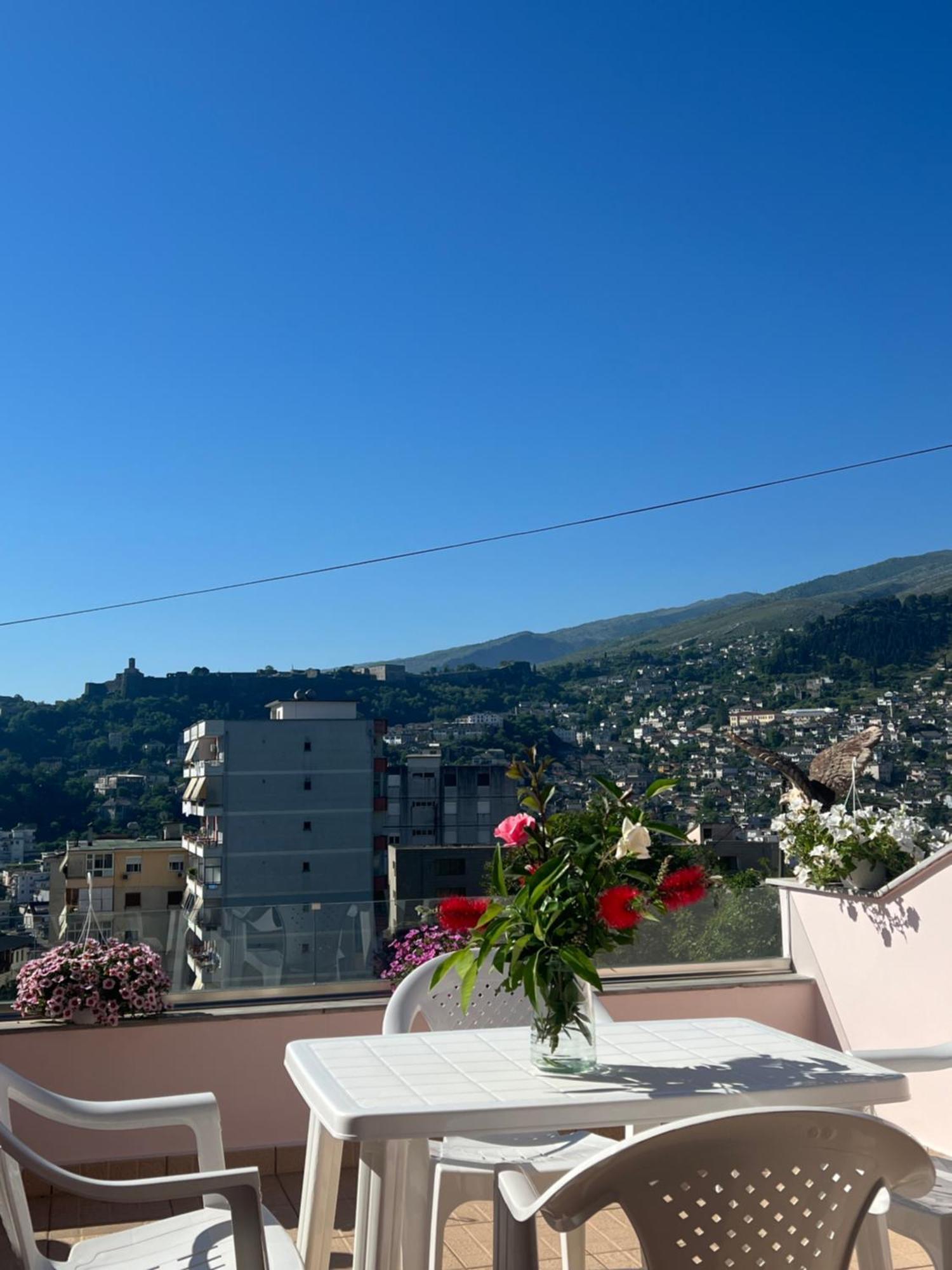 Flower Terrace Apartment Gjirokastër Exteriör bild